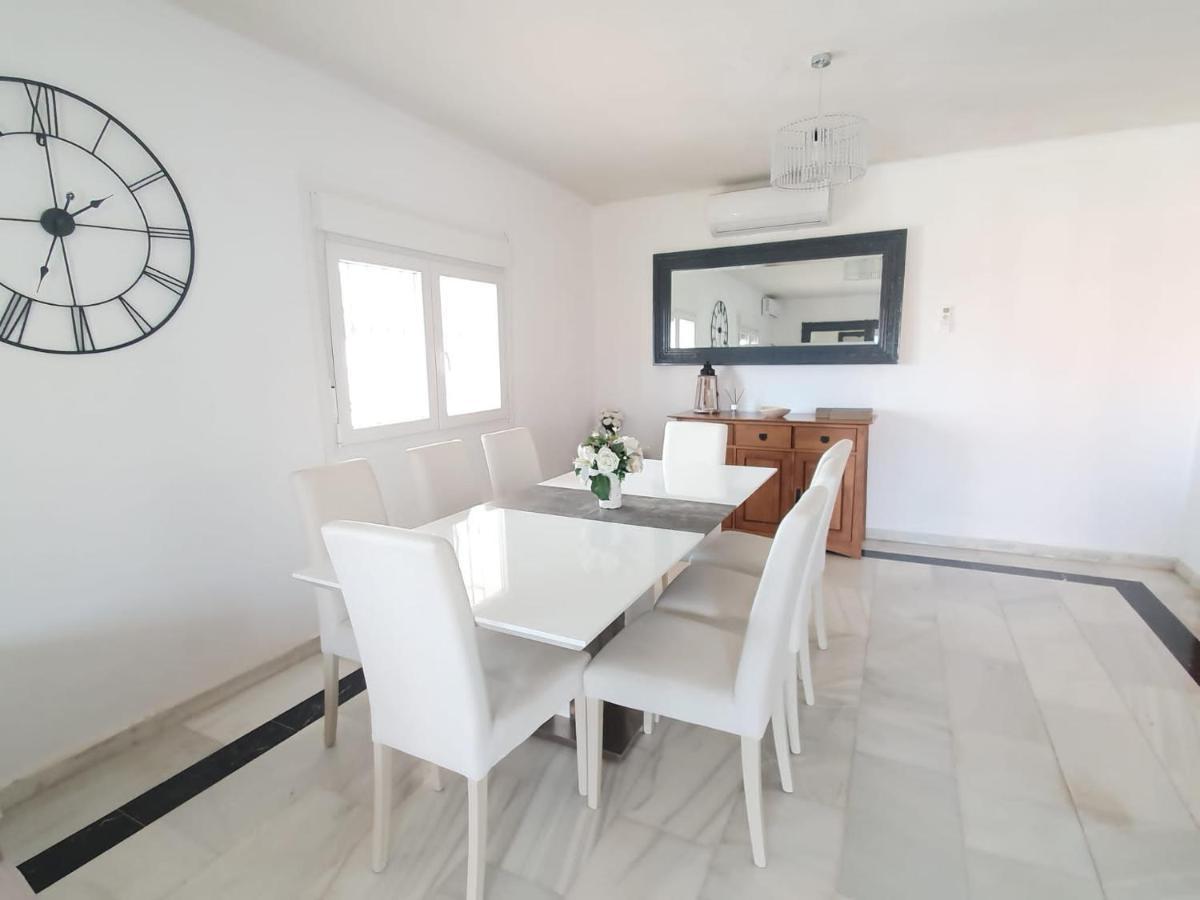 Stunning 5 Bedroom Villa, Sea Views, Private Pool, Estepona, Sleeps Up To 12 Esterno foto